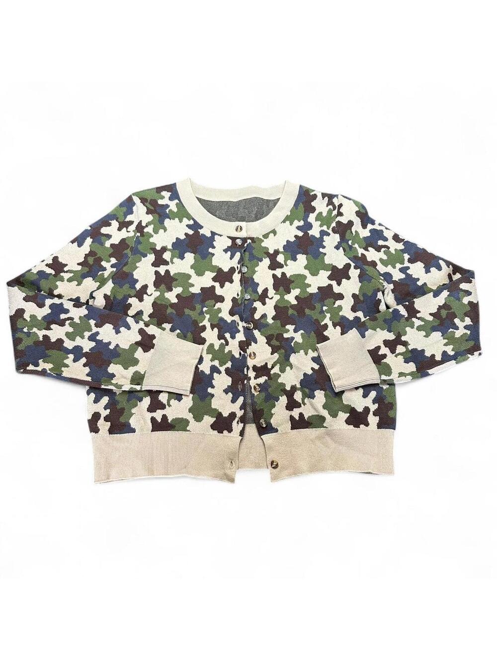 Camo cardigan size M.